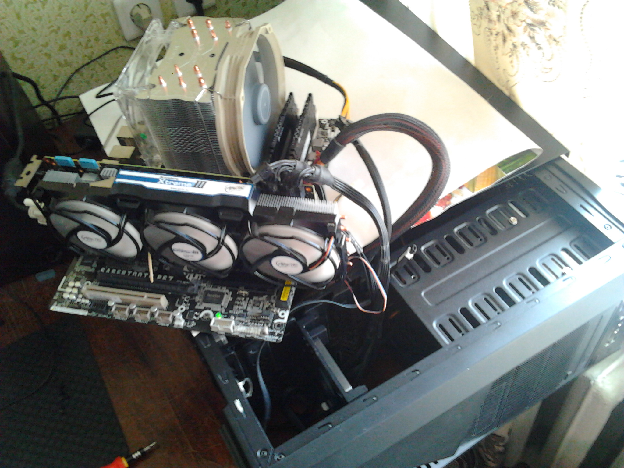 Open titan. Open titan. Атака титанов. Атака титанов баня обложка. Open titan.