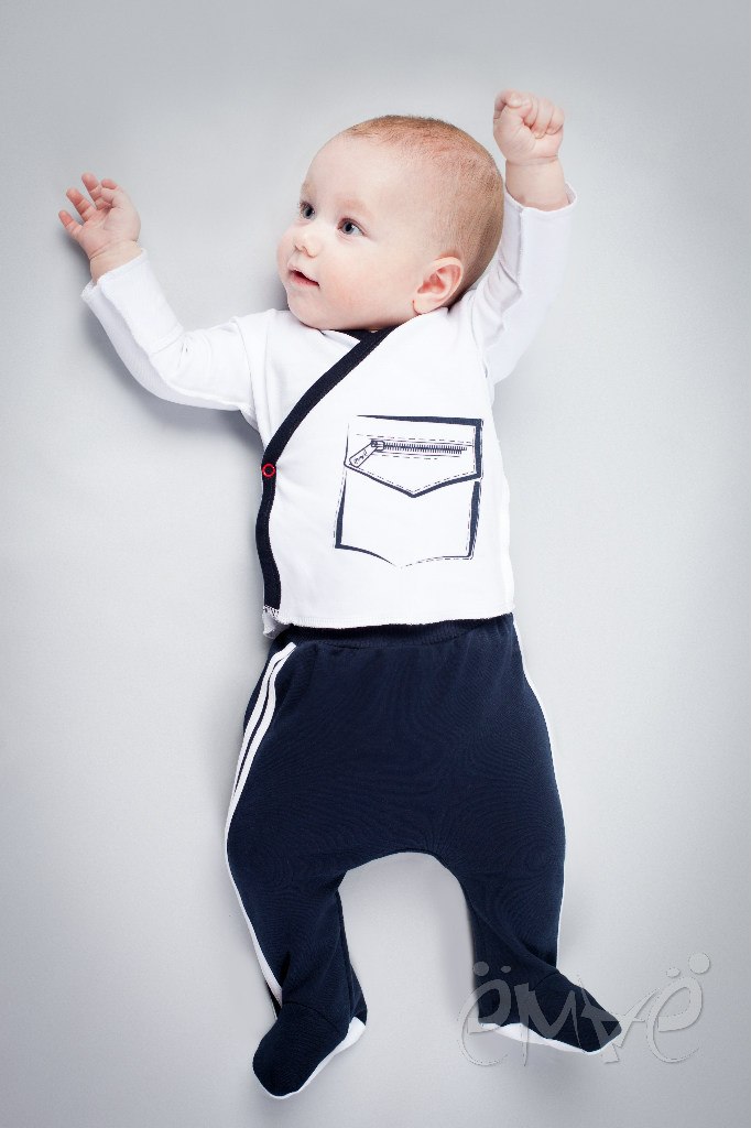 Как правильно одевать боди на малыша сверху или снизу ползунов